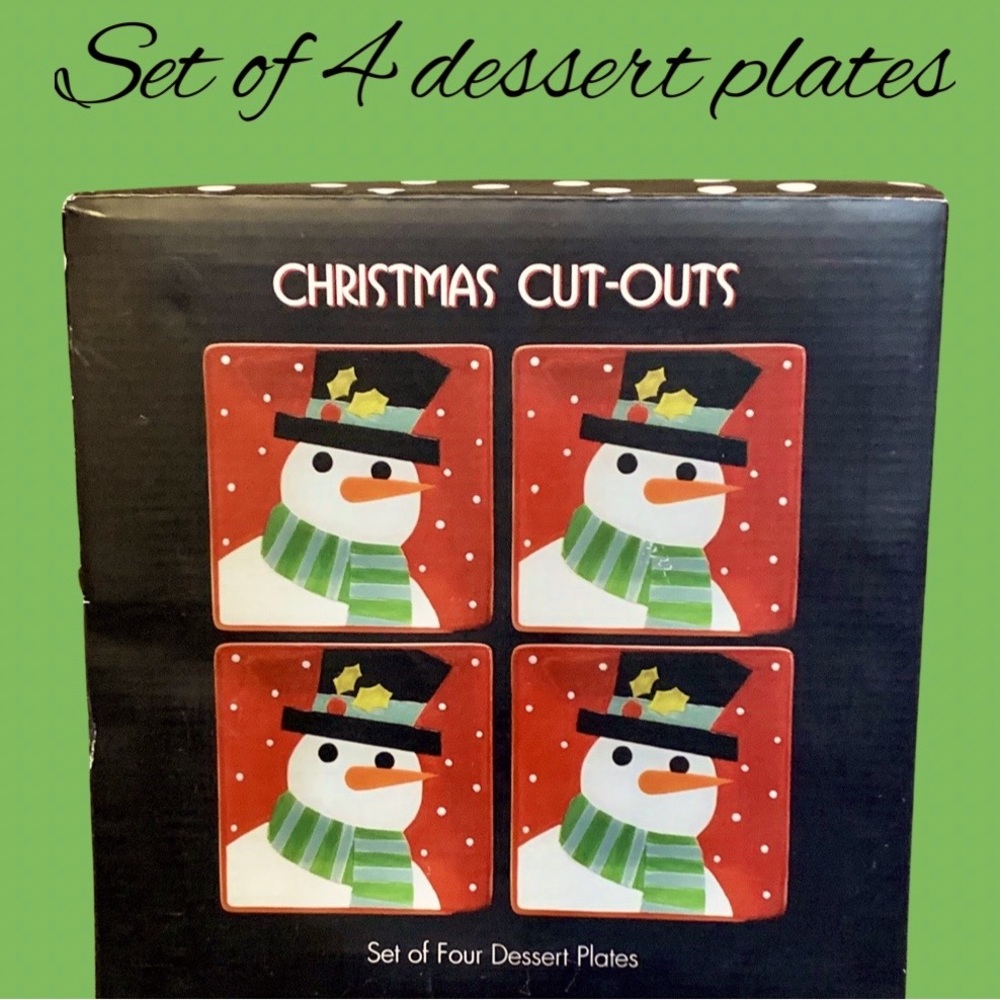 Adorable Christmas Dessert Plates- Set of 4- Brand New!